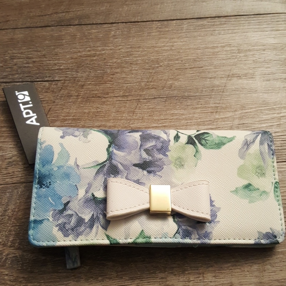 Slim NWT blue floral wallet